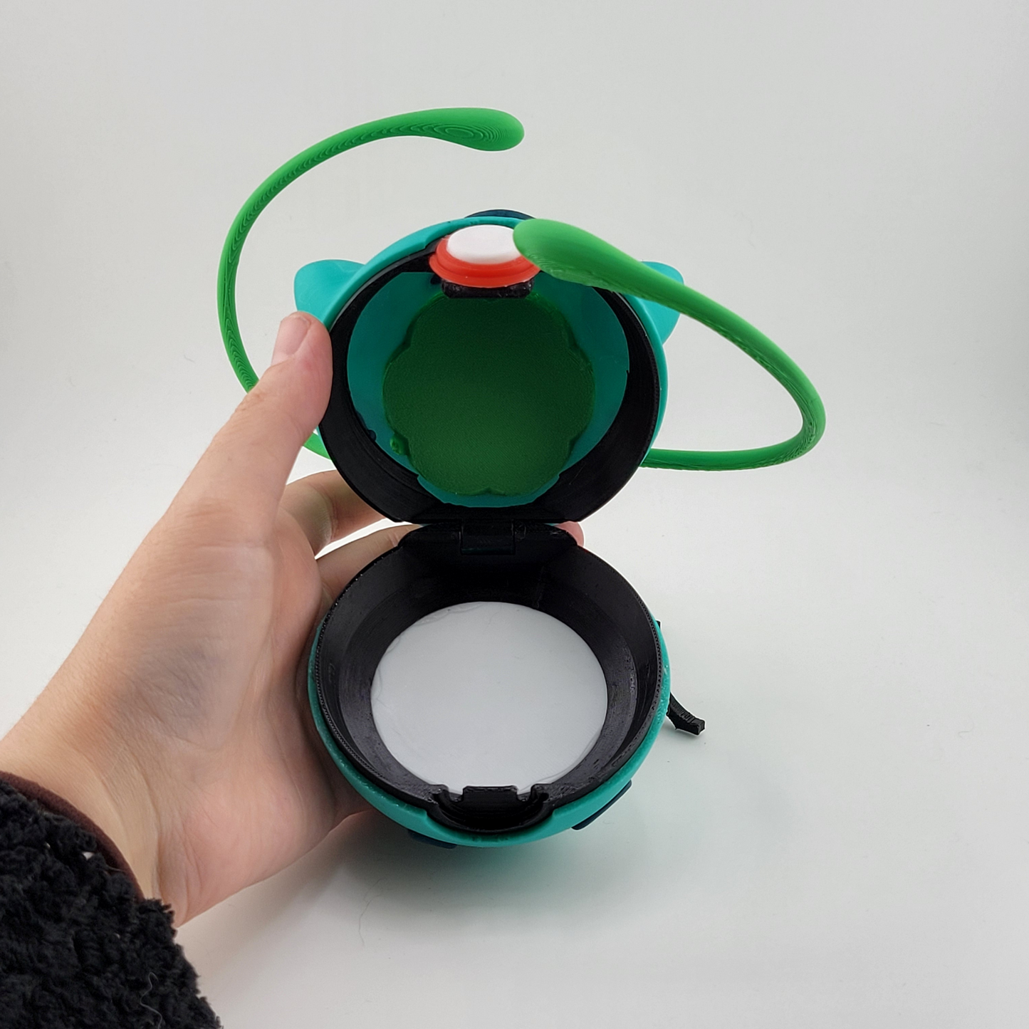 Bulbasaur Pokeball