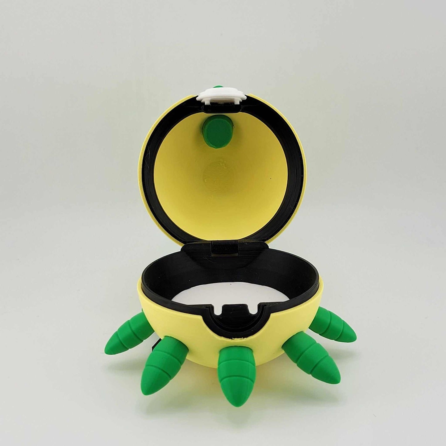 Bayleef Pokeball